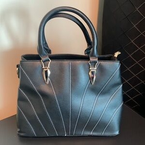 BRAND NEW Women’s Purse- New Without Tags